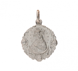 Medalik  z białego złota z  Matką Boską Ostrobramską - idealny prezent na Pierwszą Komunię lub Chrzest Święty 