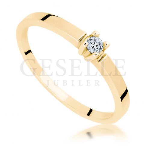 Delikatny, złoty pierścionek zaręczynowy z brylantem 0.05 ct - pełna uroku biżuteria