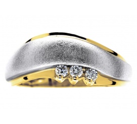 Fantazyjny pierścionek z białego i żółtego złota z trzema brylantami o masie 0.09 ct SI/H pr. 585
