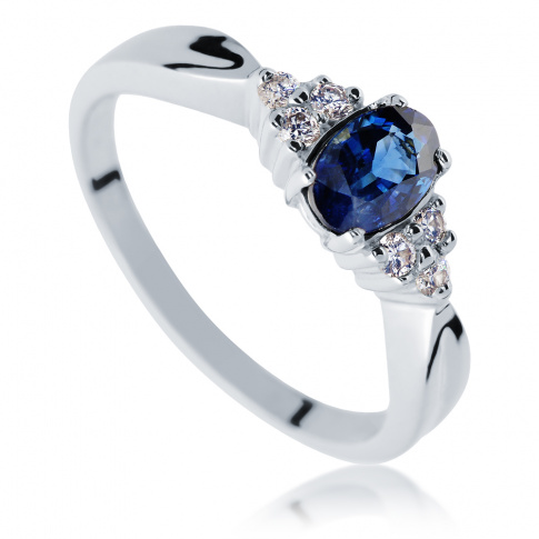 Cieszący się popularnością pierścionek zaręczynowy z owalnym szafirem i brylantami 0.09 ct z białego złota
