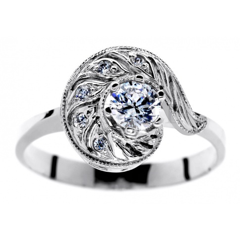 W stylu retro - monumentalny pierścionek - białe złoto i brylanty 0.35 ct - idealny na prezent dla wyjątkowej Osoby