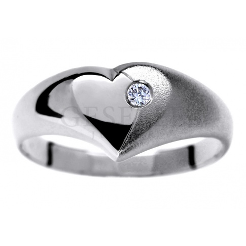 Pierścionek zaręczynowy w kształcie serca z białego złota z brylantem 0.03 ct