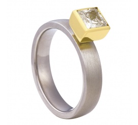 Elegancki pierścionek zaręczynowy z tytanu i żółtego złota z kwadratową cyrkonią