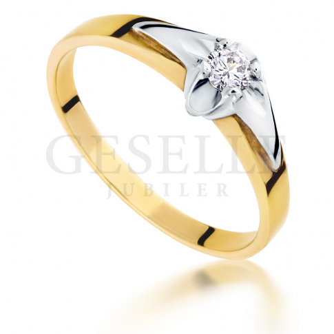 Nowoczesny pierścionek zaręczynowy z żółtego i białego złota pr. 585 z brylantem o masie 0.10 ct