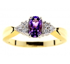 Wyjątkowy, złoty pierścionek z pięknym, fioletowym ametystem i brylantami - idealny na oświadczyny