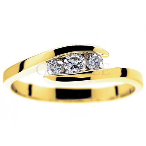 Luksusowy pierścionek zaręczynowy z klasycznego złota z trzema brylantami 0.23 ct