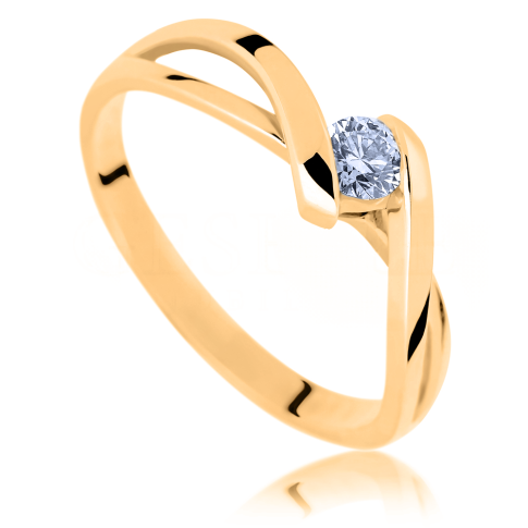 Urzekający, romantyczny pierścionek zaręczynowy z klasycznego złota z brylantem o masie 0.15 ct