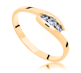 Niezwykły złoty pierścionek zaręczynowy z trzema brylantami o łącznej masie 0.15 ct