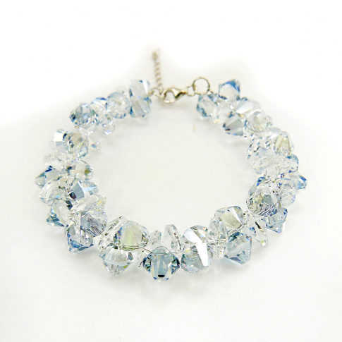 Pełna blasku bransoletka z kryształami Swarovski Elements o pięknej barwie Blue Shade oraz Crystal  z kolekcji Casual