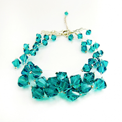 Urocza bransoletka z kryształami Swarovski Elements w wyjątkowych odcieniu  	Blue Zircon z kolekcji Casual