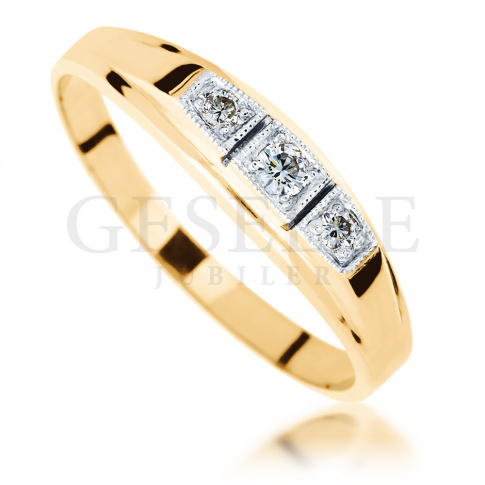 Wyjatkowy pierścionek zaręczynowy z żółtego złota z trzema brylantami w stylu retro