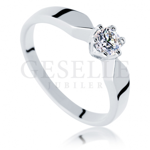 Zjawiskowy, zaręczynowy pierścionek z białego złota z brylantem o masie 0.30 ct - klasyczne piękno w czystej postaci