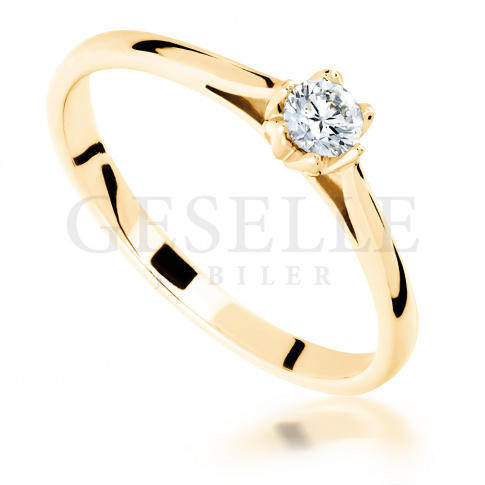 Olśniewający pierścionek zaręczynowy z kolekcji GESELLE Jubiler z brylantem 0.16 ct - ponadczasowy klasyczny styl