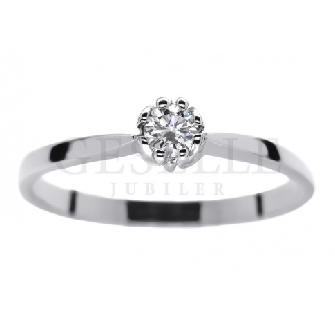 Elegancki pierścionek zaręczynowy w klasycznym stylu - wieczny brylant 0.12 ct i pełen blasku kruszec