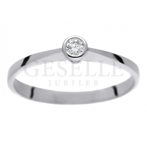 Klasyczny i dyskretny - pierścionek zaręczynowy z białego, 14-karatowego kruszcu z brylantem 0.08 ct