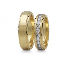 Bardzo ozdobna obrączka ślubna z klasycznego złota z rzędem lśniących cyrkonii Swarovski ELEMENETS