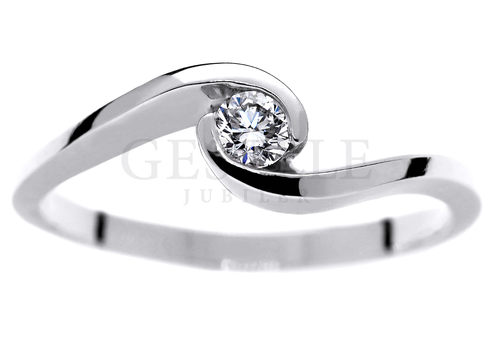 Oryginalny pierścionek zaręczynowy z brylantem w nowoczesnym stylu - tylko od GESELLE Jubiler