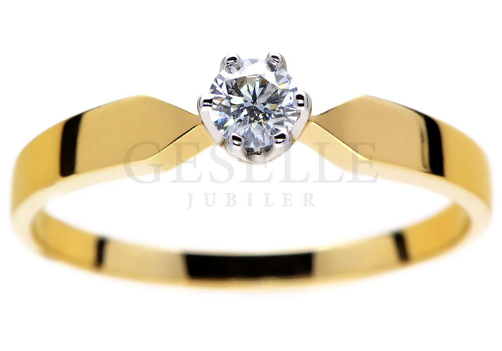 Subtelny pierścionek zaręczynowy z brylantem z kolekcji GESELLE Jubiler